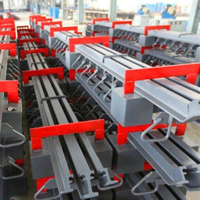 河北 信达 厂家供应 优质伸缩缝 变形缝装置 公路桥梁伸缩缝160型图片_高清图_细节图-衡水信达工程橡胶 -